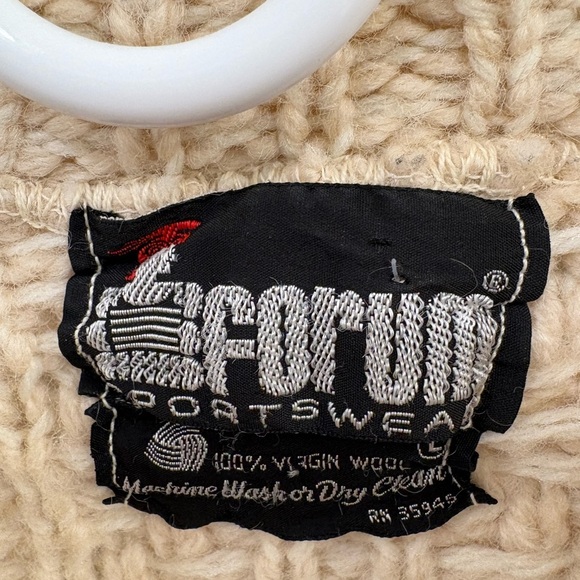 Vintage 100% Virgin Wool Forum Sportswear Cable Hand Knit Sweater Size Large - Picture 2 of 13